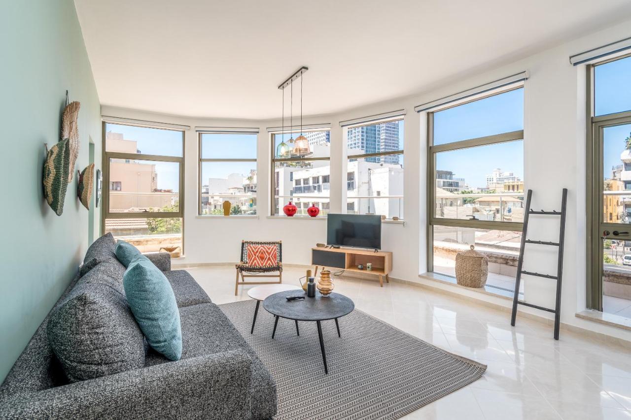 Superbe Avec Terrasse Tres Proche De La ! *