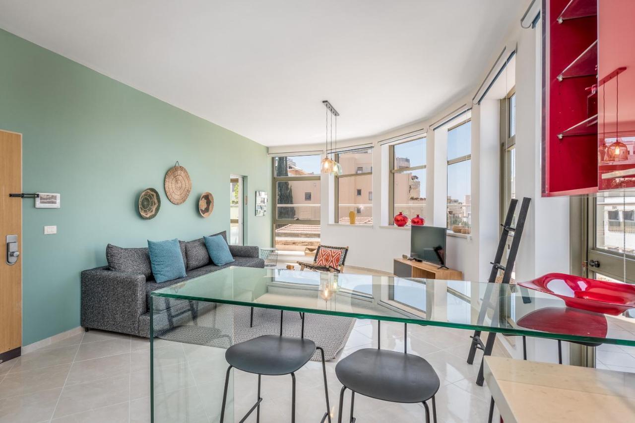 Superbe Avec Terrasse Tres Proche De La ! *