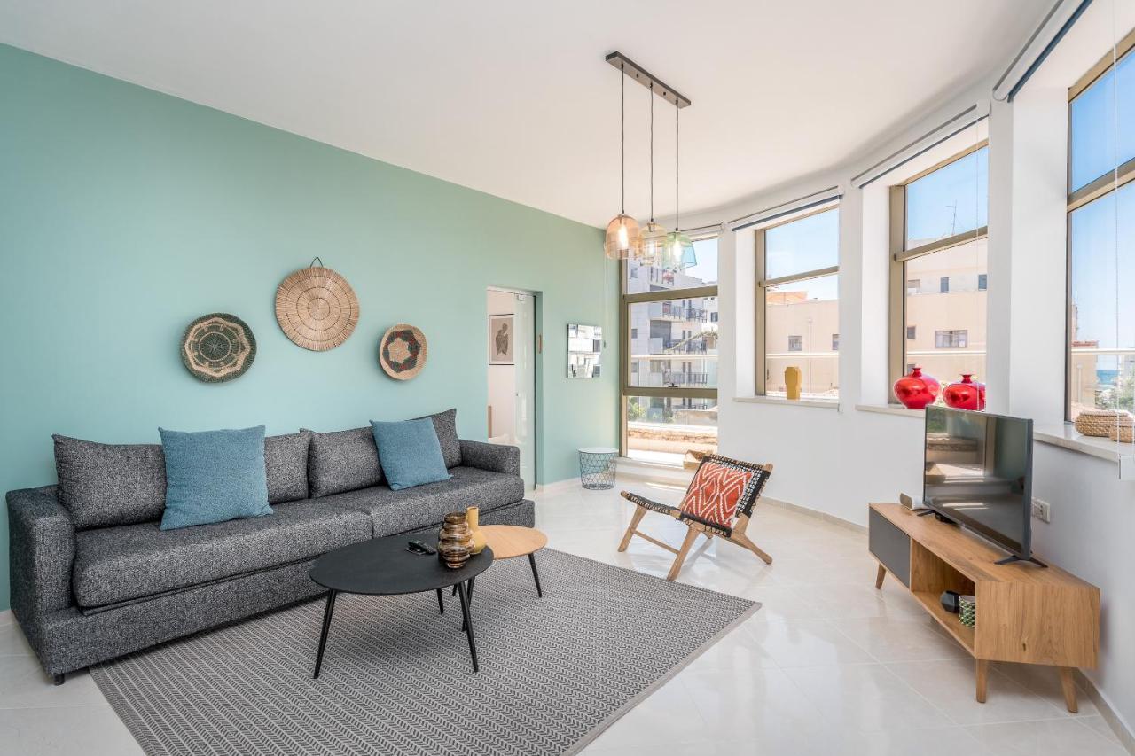 Superbe Avec Terrasse Tres Proche De La ! Tel Aviv